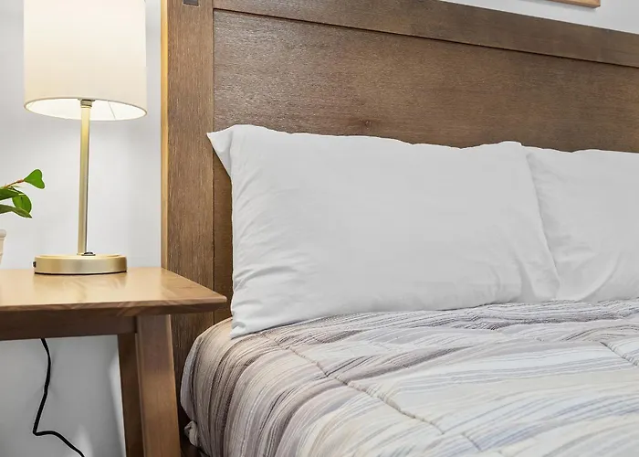 Homestay Shadyside 2b Stylish And Cozy Private Bedroom With Shared Bathroom