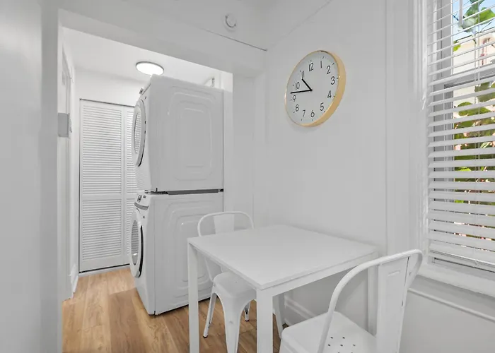 Homestay Shadyside 2b Stylish And Cozy Private Bedroom With Shared Bathroom *