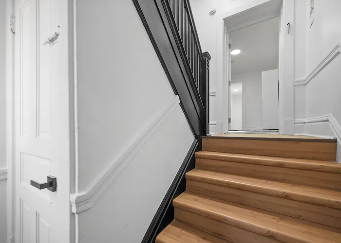 Shadyside 2b Stylish And Cozy Private Bedroom With Shared Bathroom *